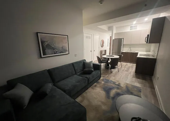 Luxury 2 Bd Unit In Financial District